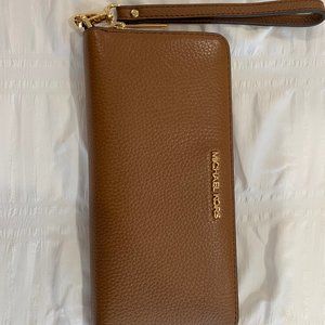 Michael Kors Wallet/Wristlet